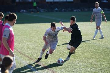 亚马尔新女友网红，穿着一件亚马尔的西班牙19号球衣现场观战（配图示意）